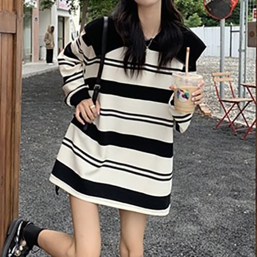 Striped collar sweatshirt hot sale