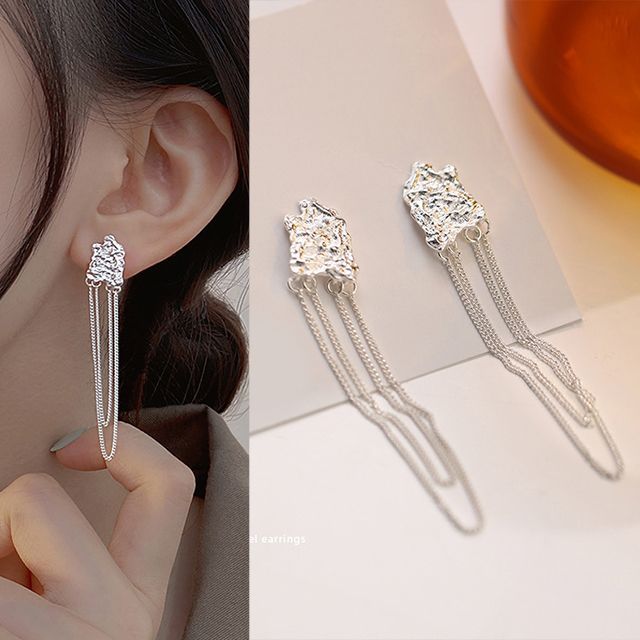 Chimerro-Chained Alloy Dangle Earring