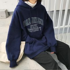 Iduna - Lettering Kangaroo-Pocket Hoodie Iduna - Lettering Kangaroo-Pocket Hoodie