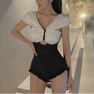 Komorkowe-Two Tone Twist Swimsuit