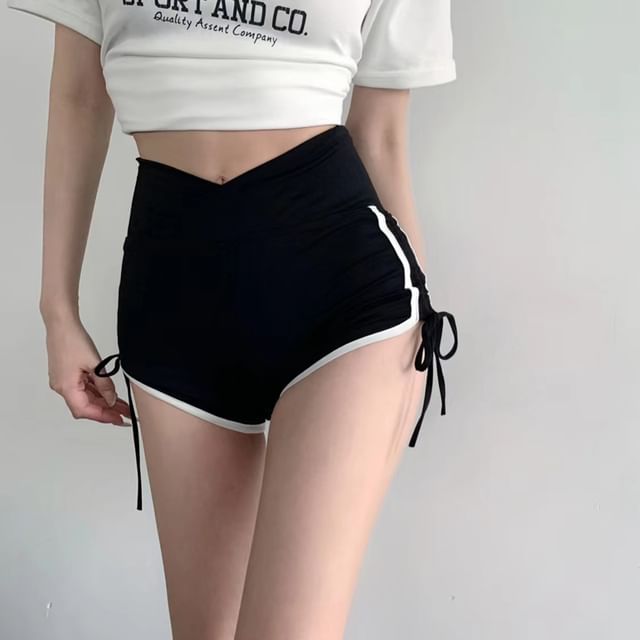 Everose-Contrast Trim Hot Pants