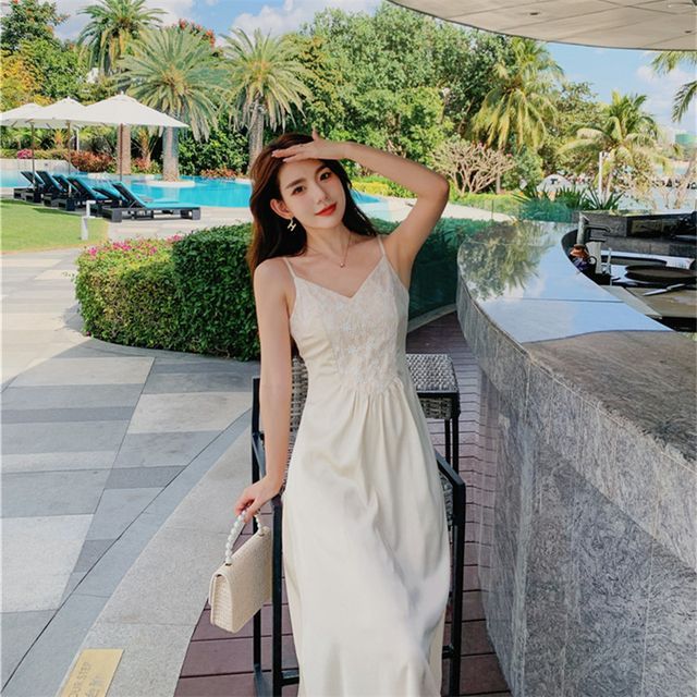 Juuri-Spaghetti Strap Lace Panel Midi Sundress