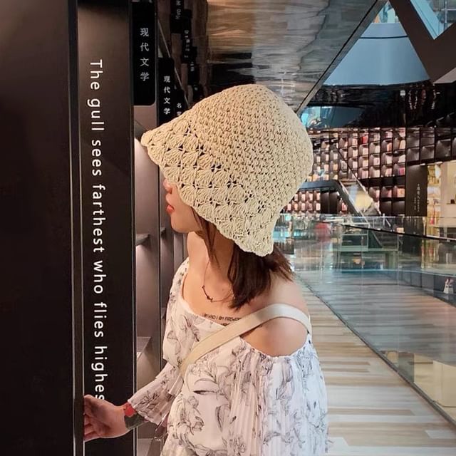 Amandier-Crochet Cloche Hat