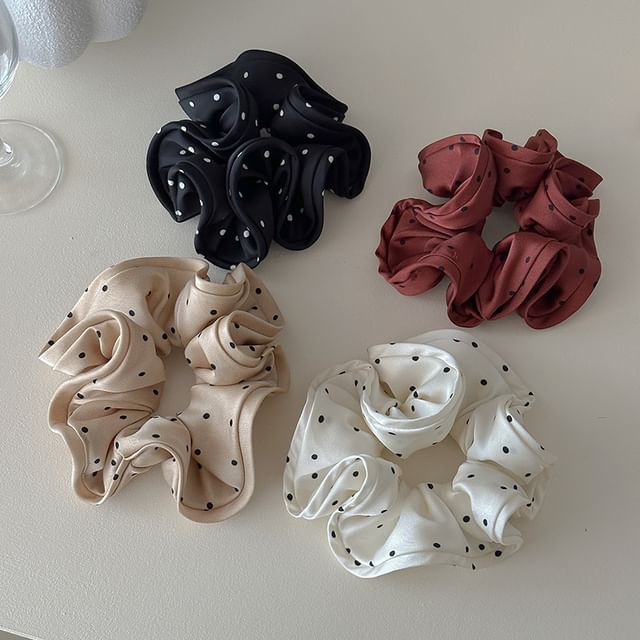 Koi Kawaii-Polka Dot Fabric Scrunchie