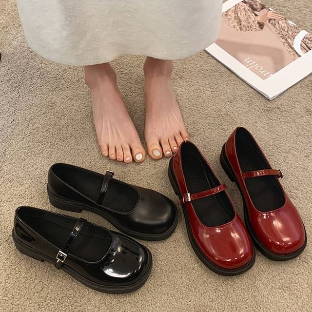 Asterisk-Plain Mary Jane Shoes With Buckle