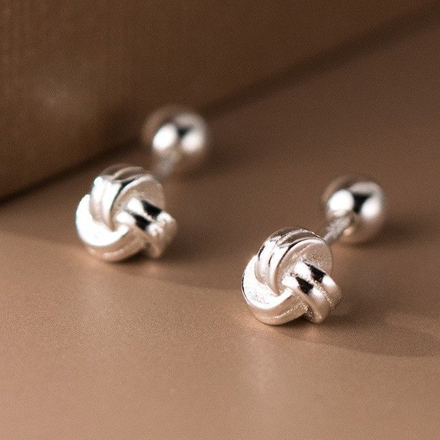 A-ROCH-Knot Sterling Silver Earring