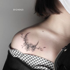 HANZ HAZEL - Klebe-Tattoo mit Blumen- und Mond-Motiv