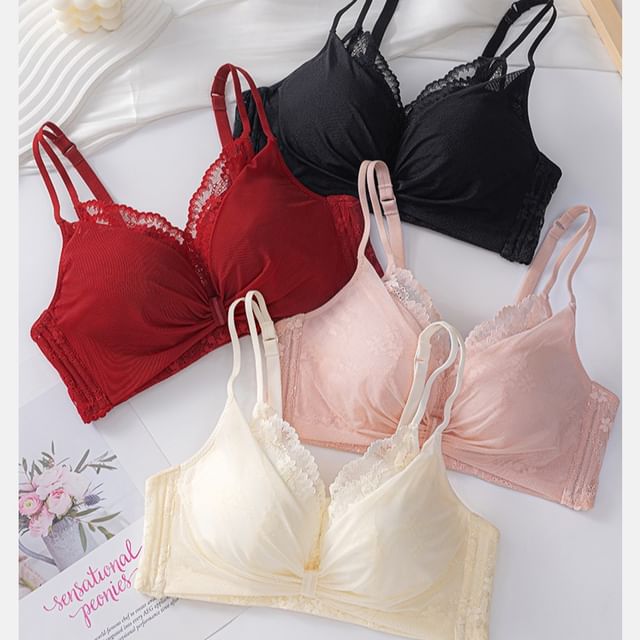 Gecko-Plain Lace Trim Bra