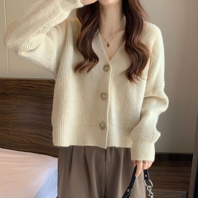 Sisyphi-V-Neck Plain Ribbed Cardigan