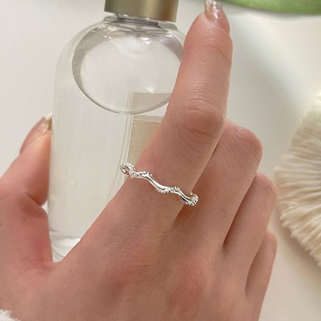 Toinianimos-Metal Twist Ring