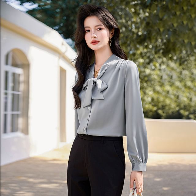 Skyheart-Puff-Sleeve Tie-Neck Plain Button-Up Blouse