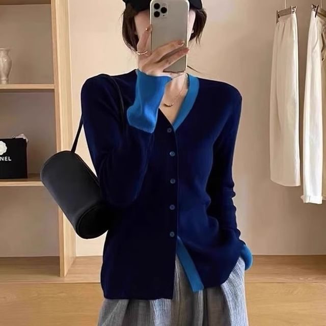 Striinkie-V-Neck Two Tone Button-Up Cardigan