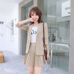 Princess Min - 格子西装外套 / 迷你A字打褶裥裙 / 西裤 / 字母背心 Princess Min - 格子西装外套 / 迷你A字打褶裥裙 / 西裤 / 字母背心