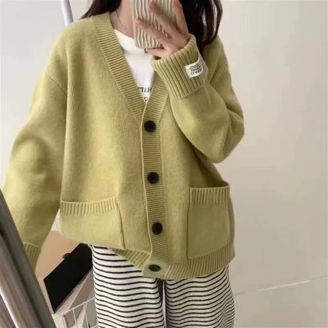 Hevnir-V-Neck Plain Cardigan