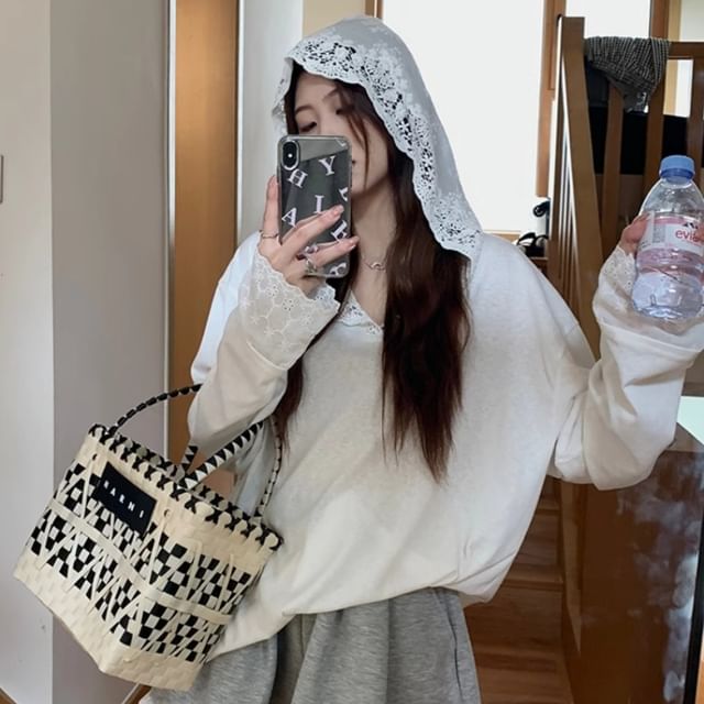 KUMI-Long-Sleeve Lace Hooded Plain Tee