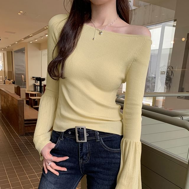 Beem-Bell Sleeve Boat Neck Plain Ribbed Knit Top