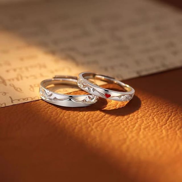 Tinseltown-Couple Matching Embossed Ring
