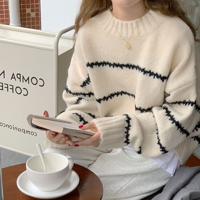 Shinsei-Crewneck Striped Sweater