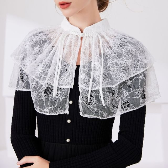 MIOW-Lace Capelet
