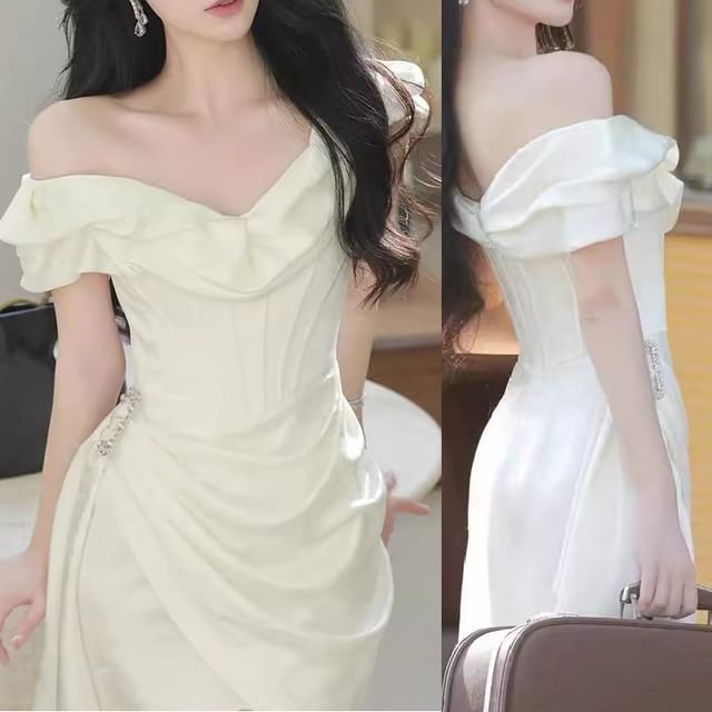 DreesHouse-Short-Sleeve Off-Shoulder Plain Asymmetrical Ruched Wedding Dress