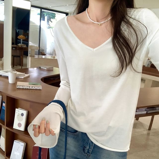 Sienne-Long-Sleeve V-Neck Plain Tee