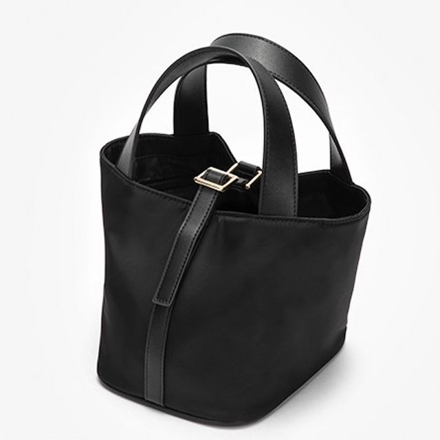 Melois-Lightweight Bucket Bag