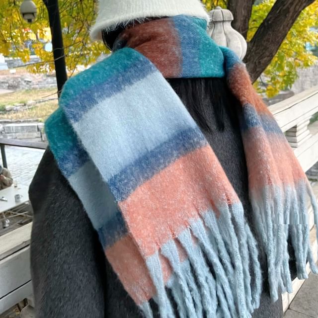Hatrix-Striped Fringed Scarf