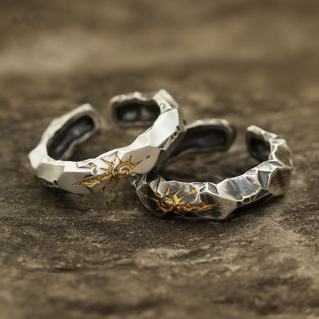 Tinseltown-Engraved Thick Ring