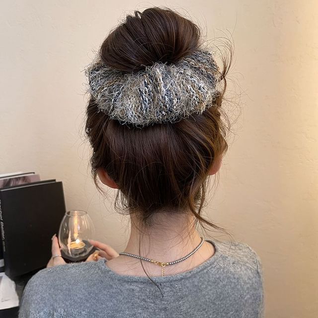 Show Mind-Fuzzy Knit Hair Tie