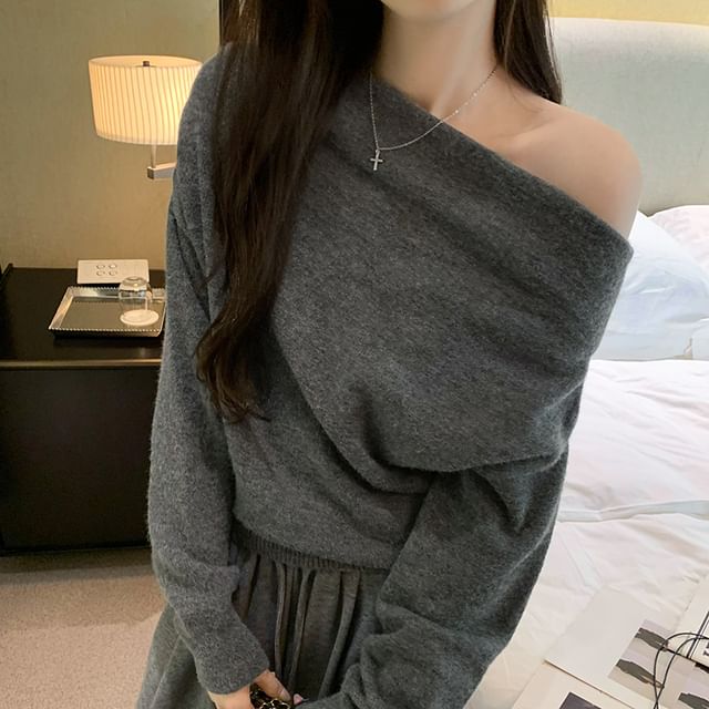 Dragan Pulse-Off Shoulder Plain Sweater