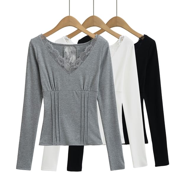 Asiris-Long Sleeve V-Neck Plain Lace Trim Crop Tee