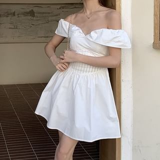 Verona Sing Short Sleeve Off Shoulder Plain Pintuck Mini A-Line