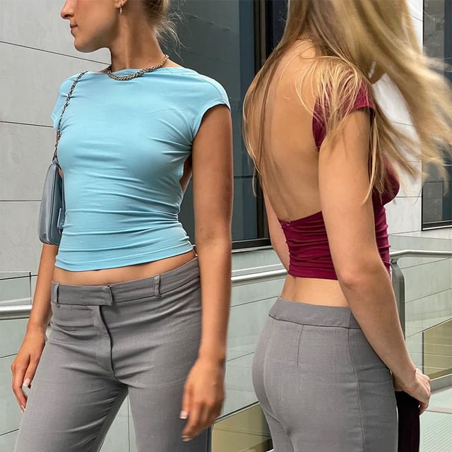 Asiris-Einfarbiges gecropptes Slim-Fit-T-Shirt mit offenem Rücken
