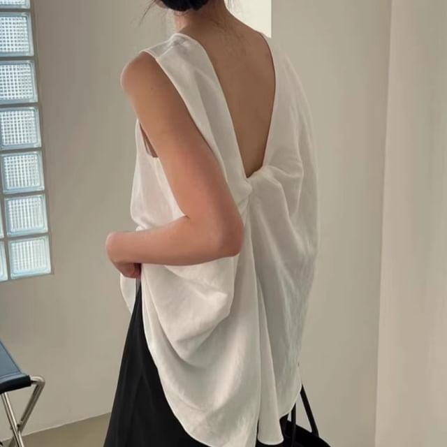 Coris-Sleeveless Crew Neck Plain Twist Back Blouse