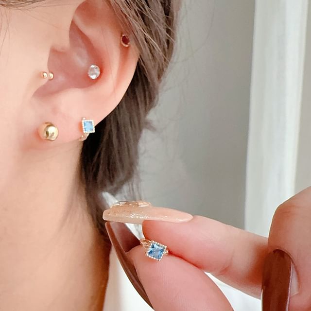 Phoenoa-CZ Chain Ear Cuff