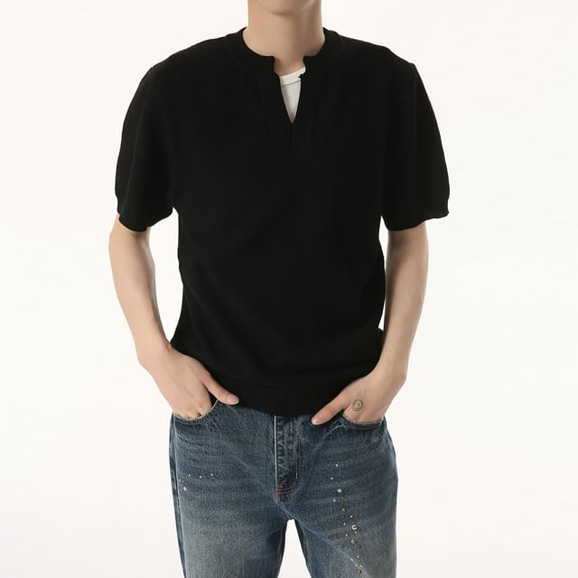 FAERIS-Short-Sleeve Notch Neck Plain Knit Top