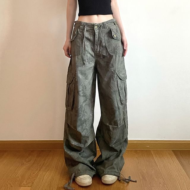 Puffie - Low Rise Camo Print Wide Leg Cargo Pants | YesStyle