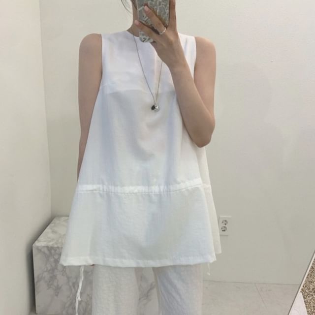 ISSOL-Sleeveless Round Neck Plain Drawstring Tunic