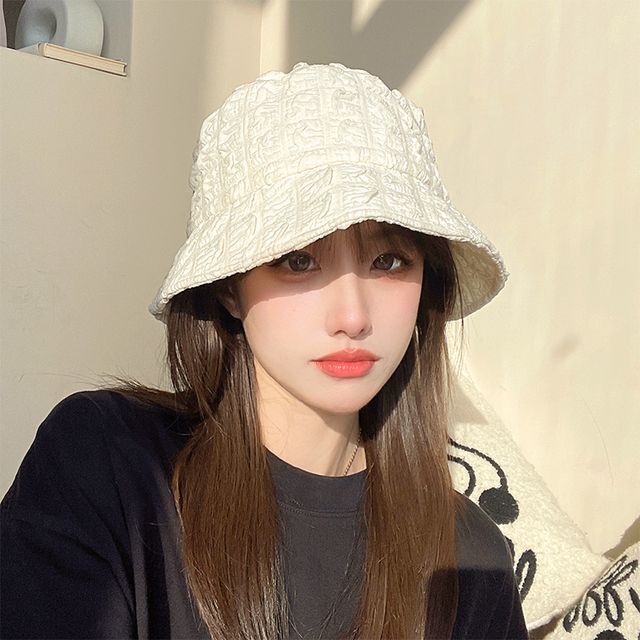 25 Best Bucket Hat Looks to Get for Your Outfits - atinydreamer