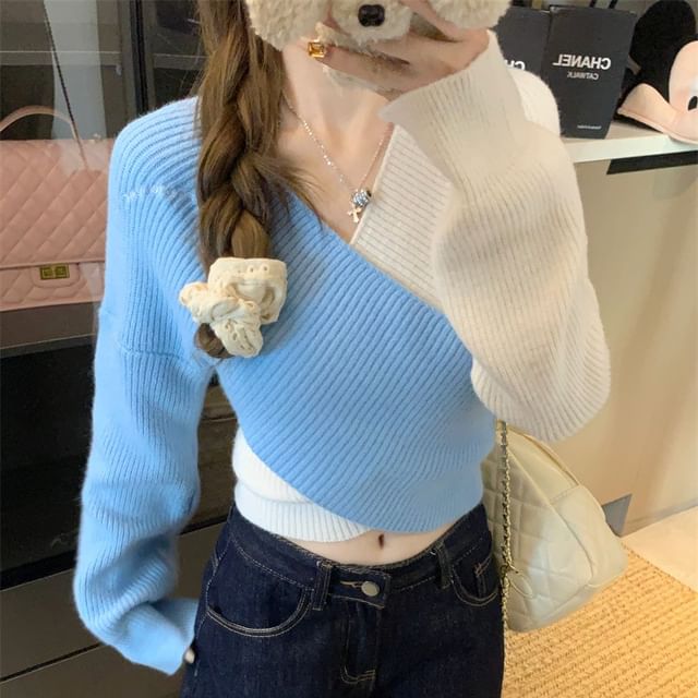Beem-V-Neck Two Tone Ribbed Cropped Sweater