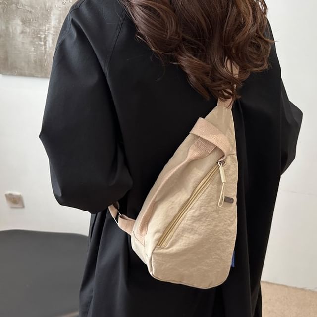 NewTown-Plain Nylon Sling Bag