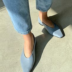 FROMBEGINNING - Square-Toe Pastel Flats FROMBEGINNING - Square-Toe Pastel Flats