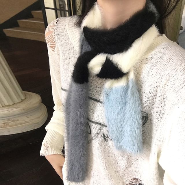 Pompabee-Fluffy Color Block Scarf
