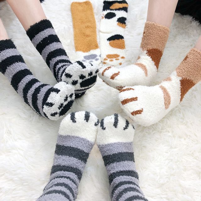Gentiana - Cat Print Fleece Socks / Set | YesStyle gentiana-cat-print-fleece-socks-set-yesstyle