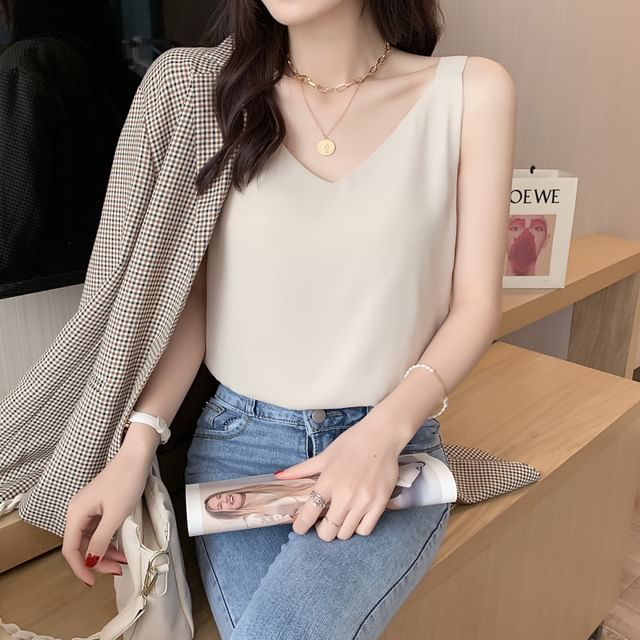 INEN-V-Neck Plain Tank Top