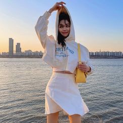 LIPHOP - Drop-Shoulder Printed Cropped Hoodie LIPHOP - Drop-Shoulder Printed Cropped Hoodie
