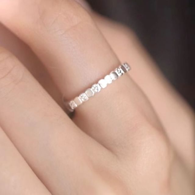 Sharkkira-Metal Ring