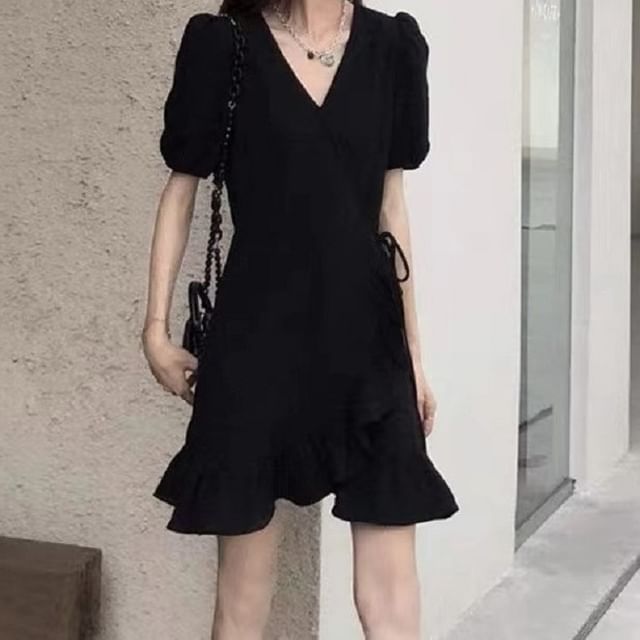 Cloud Nine-Short-Sleeve V-Neck Plain Mini A-Line Dress
