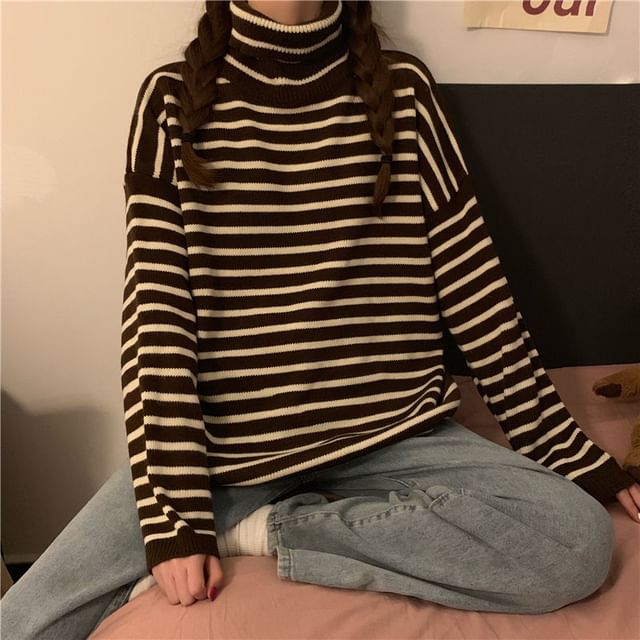Sisyphi-Turtleneck Striped Oversized Sweater