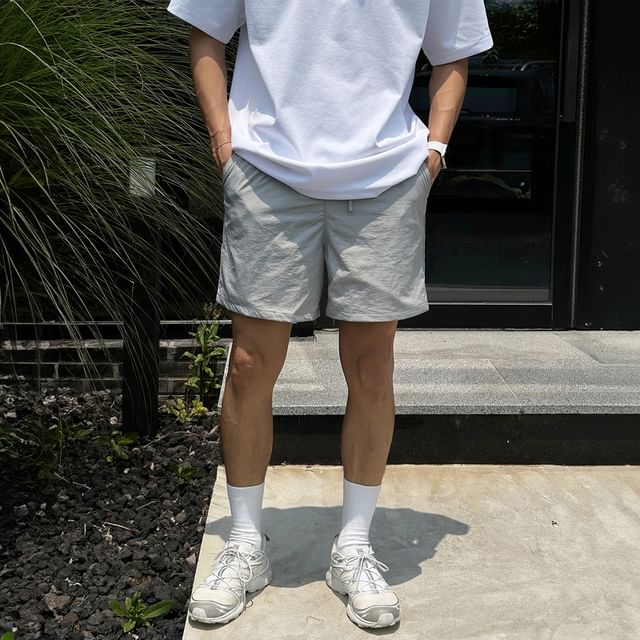Okwano-Drawstring Waist Plain Shorts